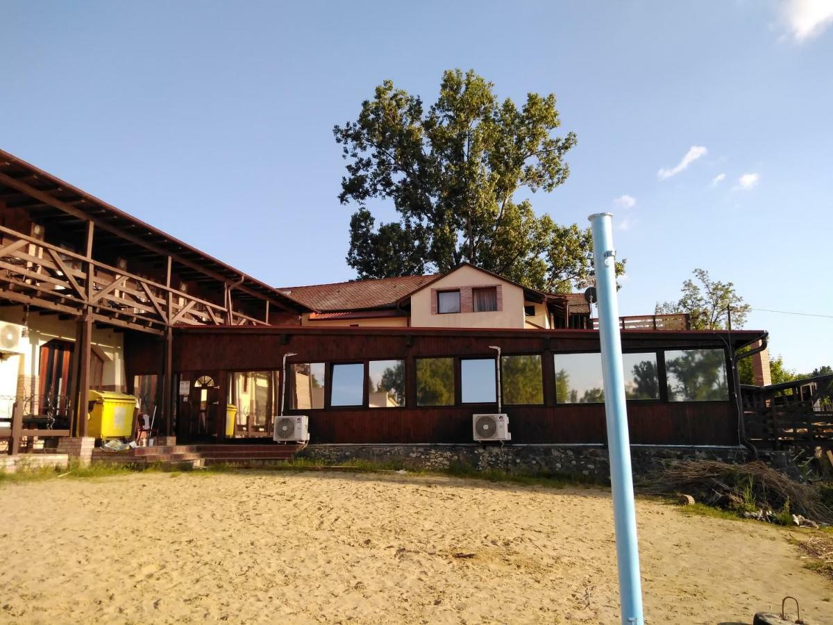 Bed and Breakfast Tavi Panzio Es Etterem Veresegyház Exterior foto