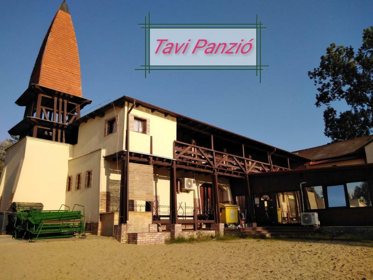 Bed and Breakfast Tavi Panzio Es Etterem Veresegyház Exterior foto